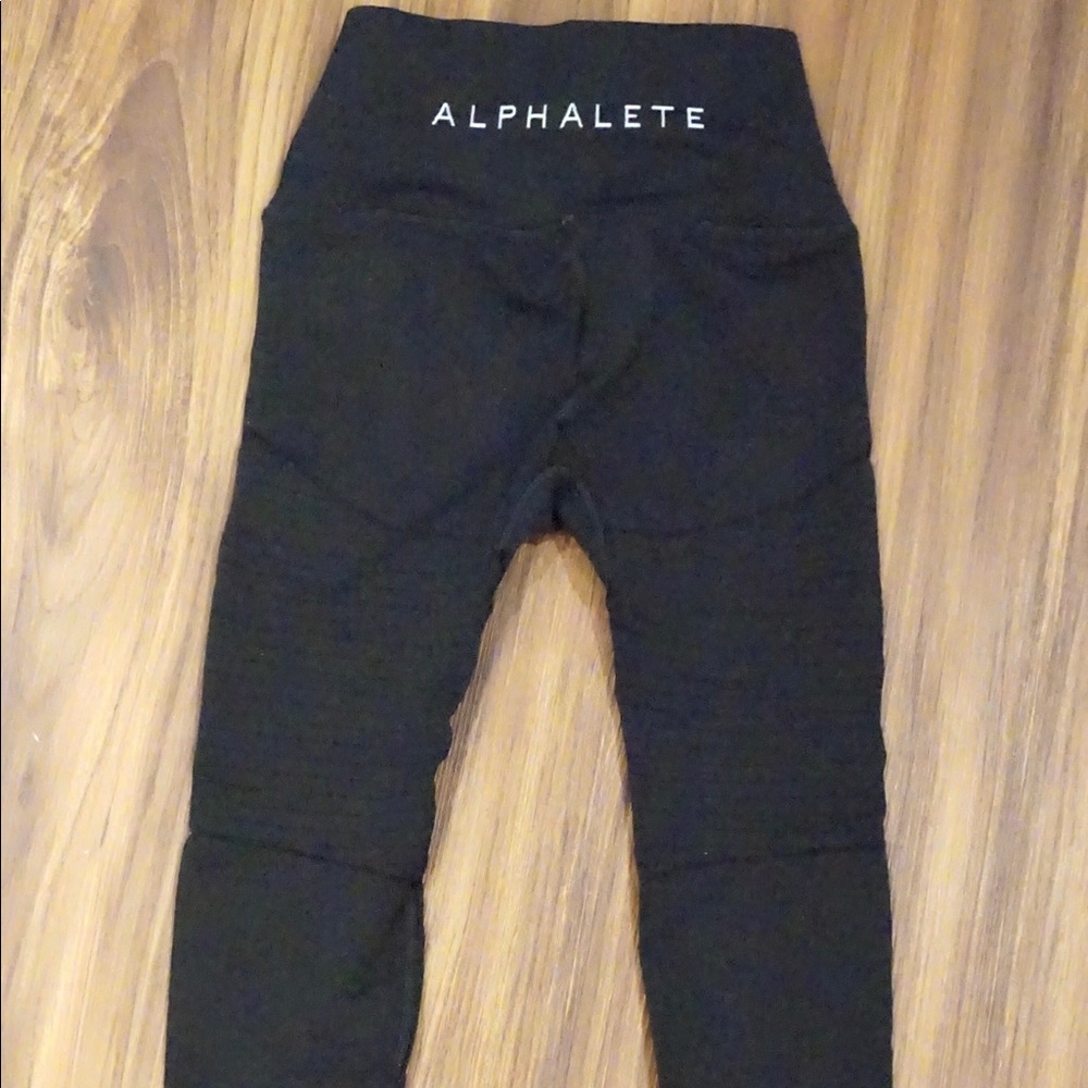 XS all black Alphalete leggings